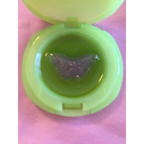 Models Prefer SECRET GARDEN "APRIL IN PARIS" PAPILLON LIP GLOSS LIPGLOSS RARE - Picture 1 of 4